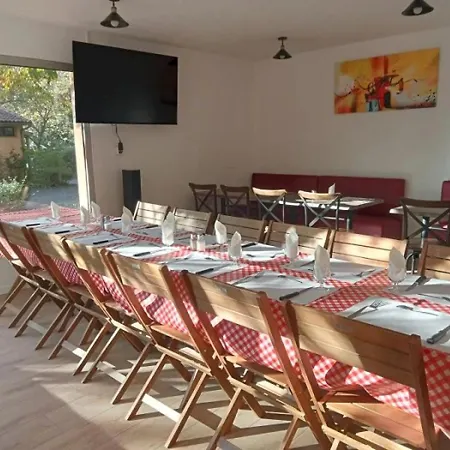 Zecamping 3 Etoiles Avec Piscine Chauffee En Pleine Nature Belmont-sur-Rance