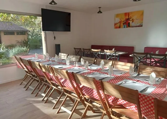 ZEcamping 3 piscine pet friendly locatif clim 26m2 4 pers Belmont-sur-Rance